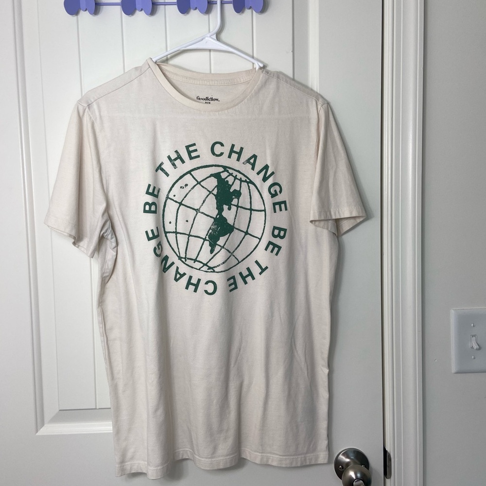 Goodfellow & Co men’s cream world earth globe decal casual relaxed tshirt shirt